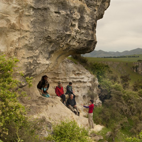 Te Ana Māori Rock Art Centre & Tours